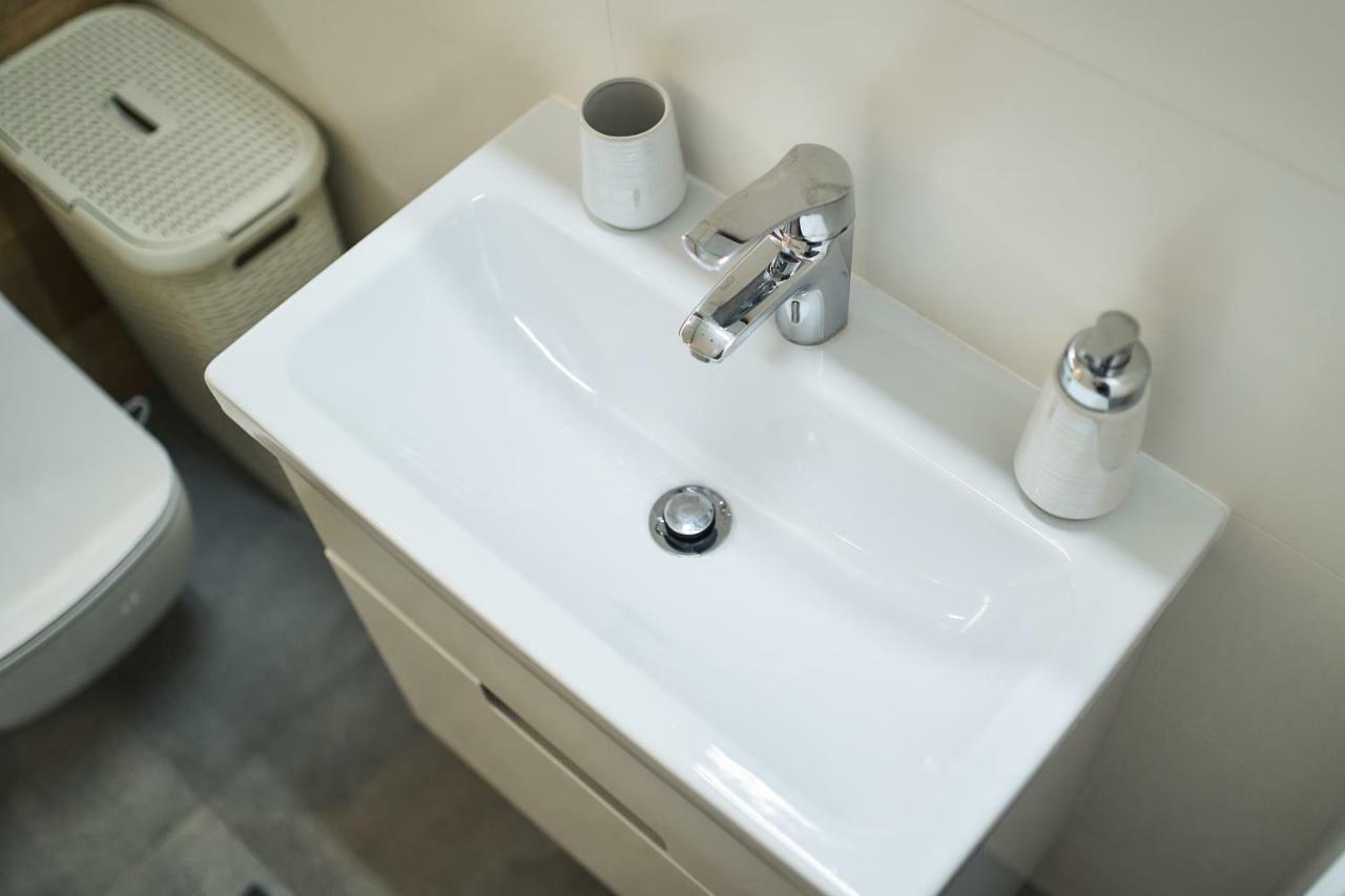 ז'שוב Apartament - Jacuzzi מראה חיצוני תמונה