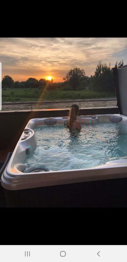 ז'שוב Apartament - Jacuzzi מראה חיצוני תמונה
